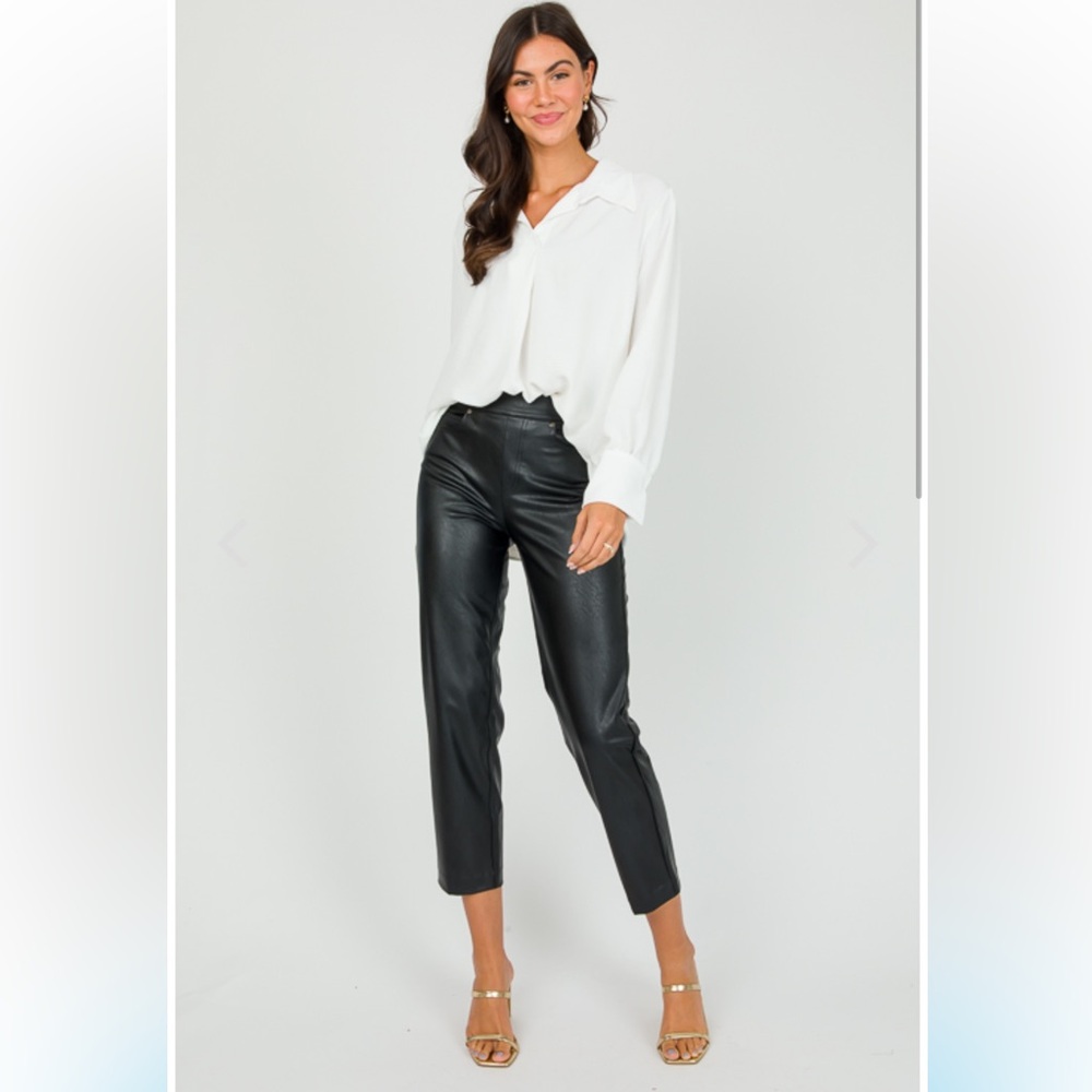 SPANX  
Leather-Like Straight Leg Pant
Luxe Black / Regular / M